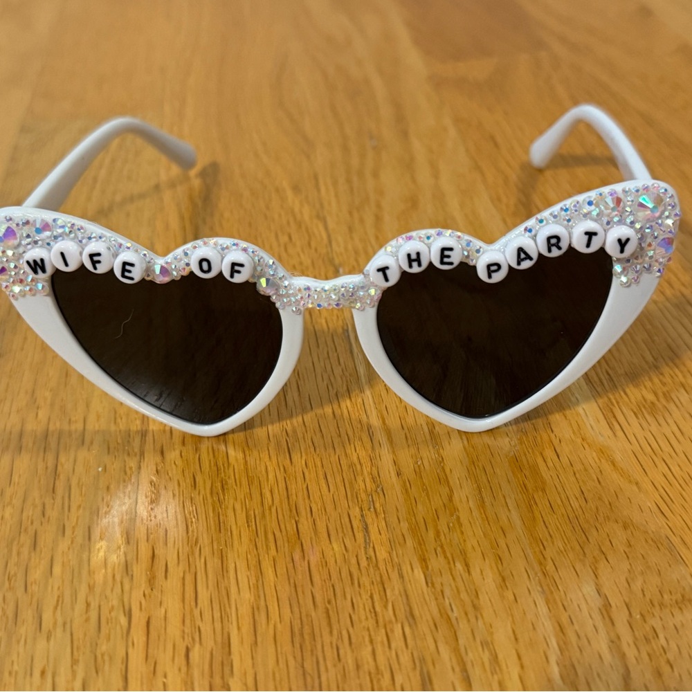Heart-Shaped White Bride Sunglasses